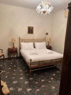 House in the park! Free parking and convenient to Venice